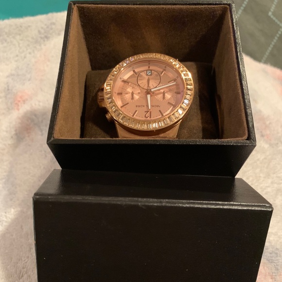 Michael Kors Watch - Picture 2 of 5